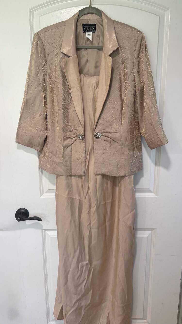 Vintage Look Champagne Two Piece Pant Suit Evening Formal Women’s Size 16